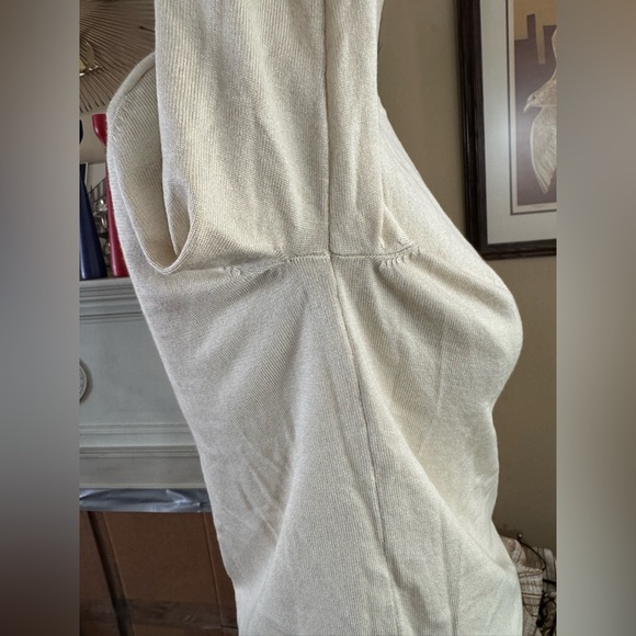 Fame on Central Meli Basic Crew Sweater in Ivory size M - Picture 14 of 15